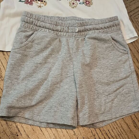 Cute Shirt And Short Set Size M 7/8 - Picture 2 of 13